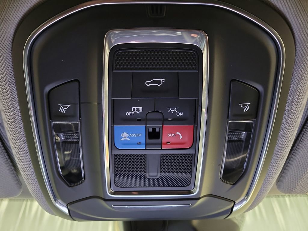 Used 2023 Jeep Grand Cherokee L Limited image 19