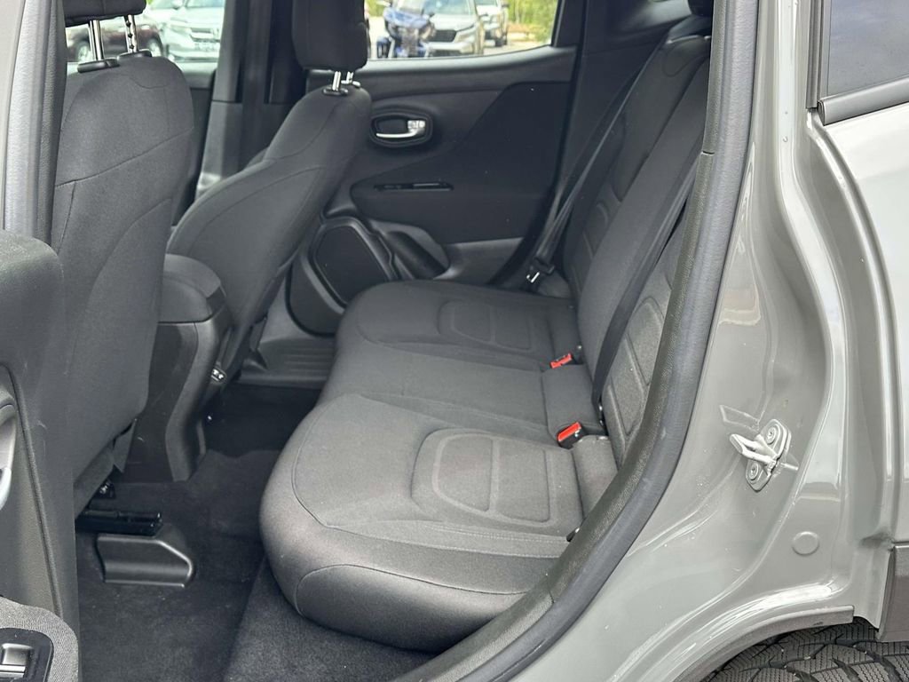 Used 2021 Jeep Renegade Latitude image 9