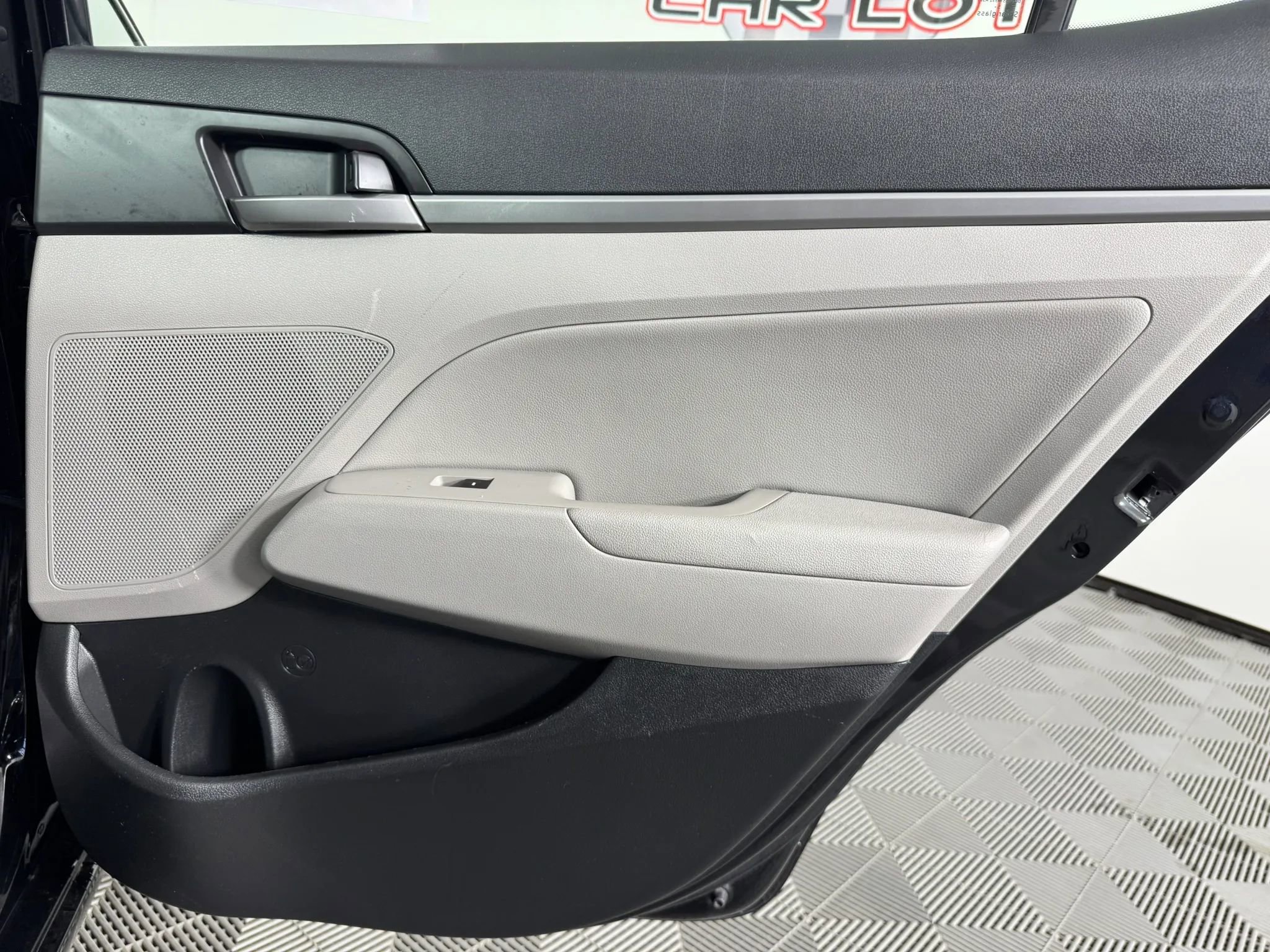 Used 2017 Hyundai Elantra Limited FWD image 41