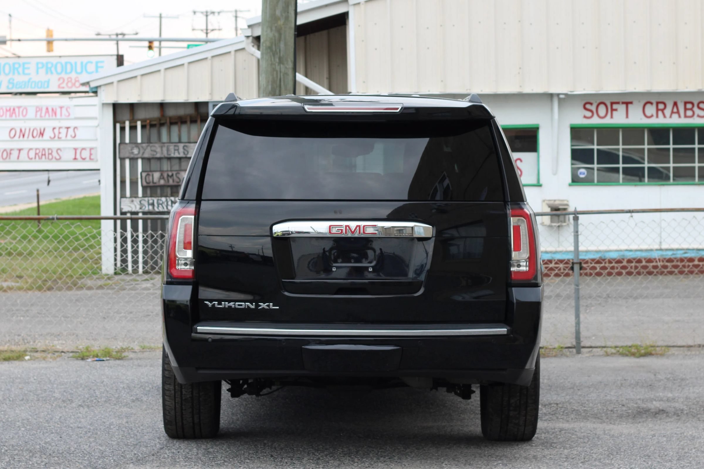 Used 2016 GMC Yukon XL Denali w/ Open Road Package AWD/4WD image 7