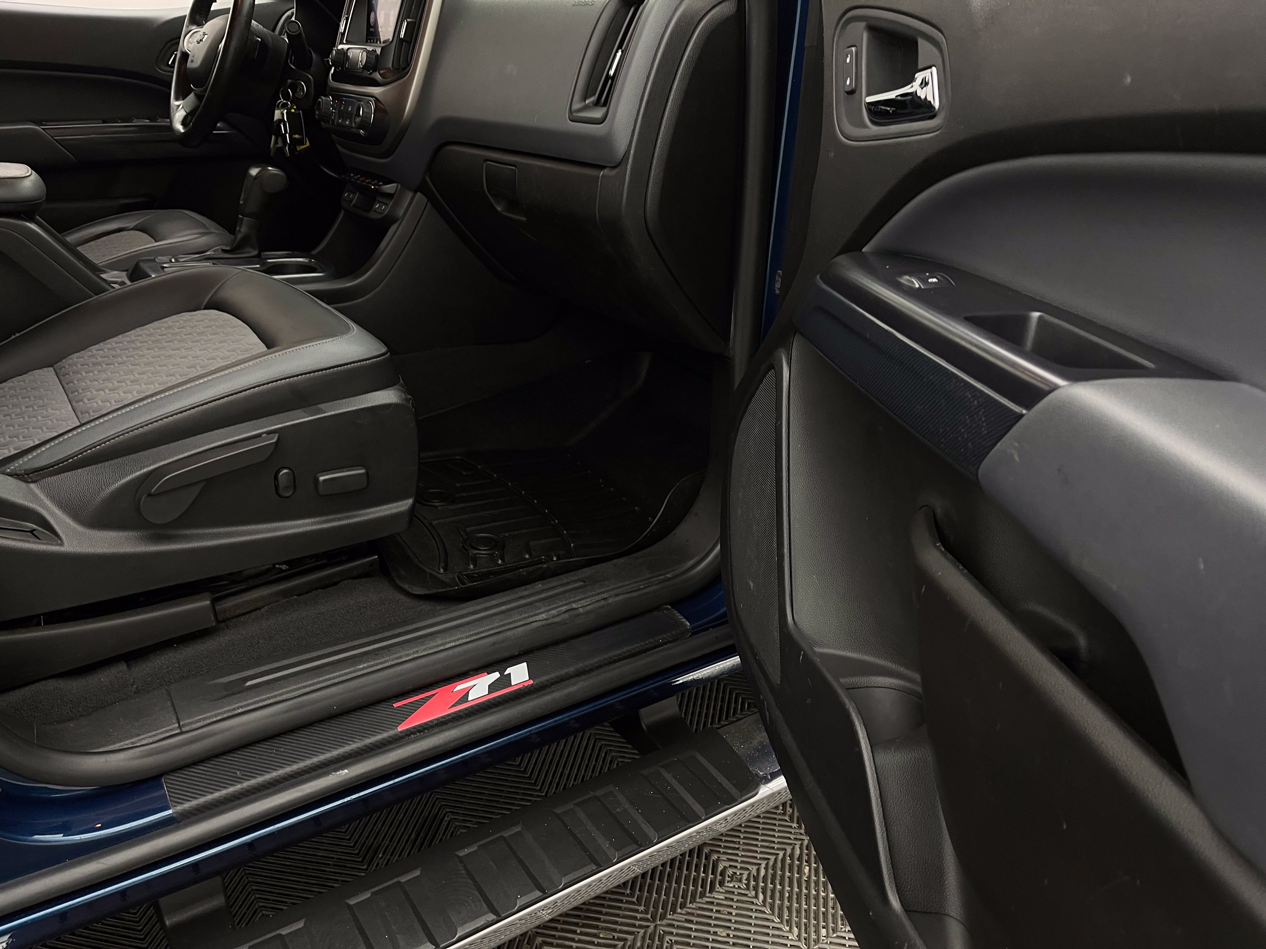Used 2019 Chevrolet Colorado Z71 AWD/4WD image 32