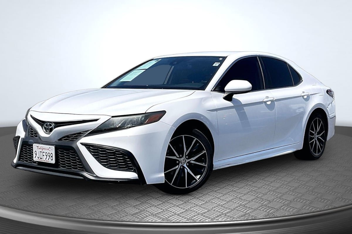 Used 2021 Toyota Camry SE FWD image 12