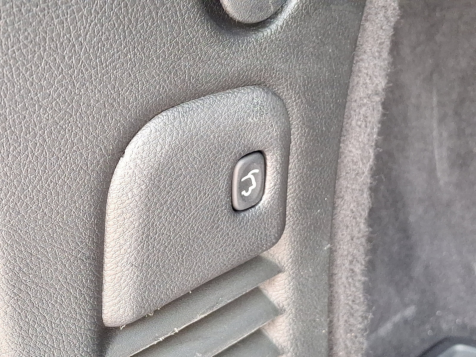 Certified 2021 Dodge Durango R/T w/ Blacktop Package image 30