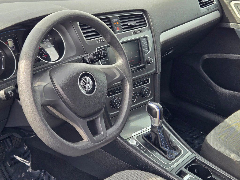Used 2016 Volkswagen e-Golf SE w/ DC Fast Charging Package image 24
