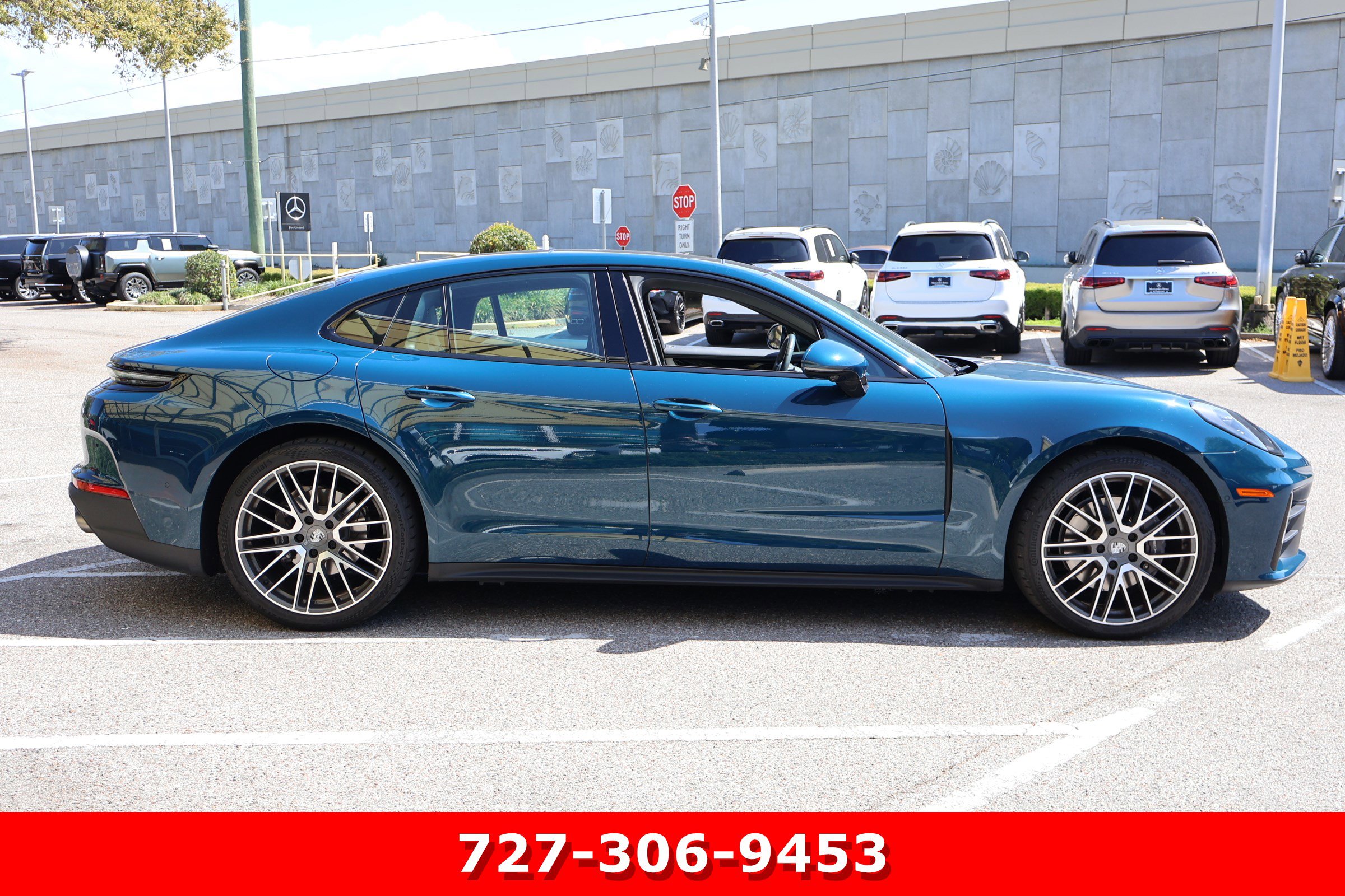 Used 2024 Porsche Panamera 4 image 10