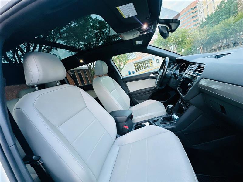 Used 2021 Volkswagen Tiguan SE R-Line image 35