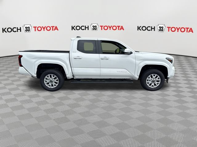 Certified 2025 Toyota Tacoma SR5 AWD/4WD image 9
