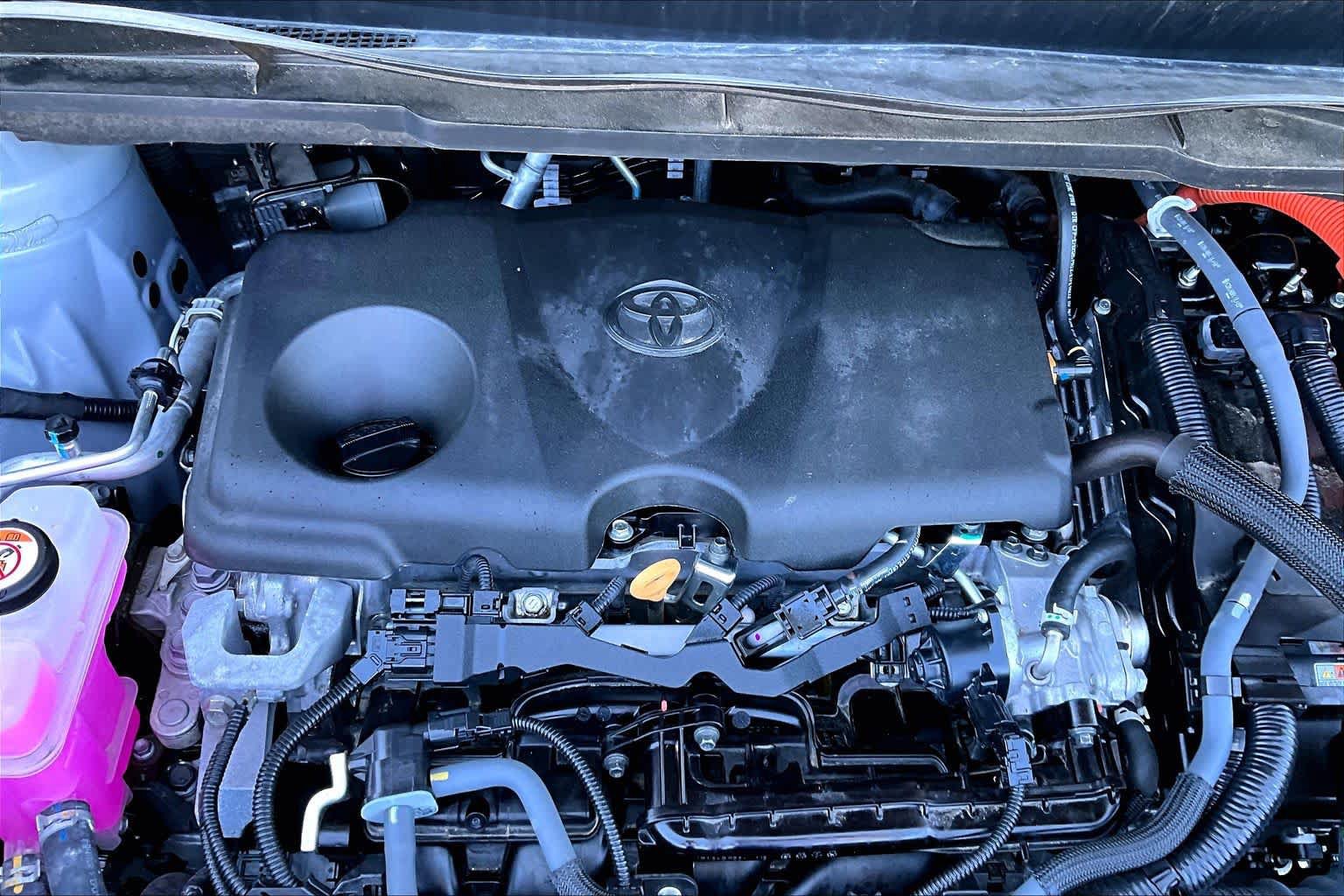 Certified 2025 Toyota Sienna XSE AWD/4WD image 32