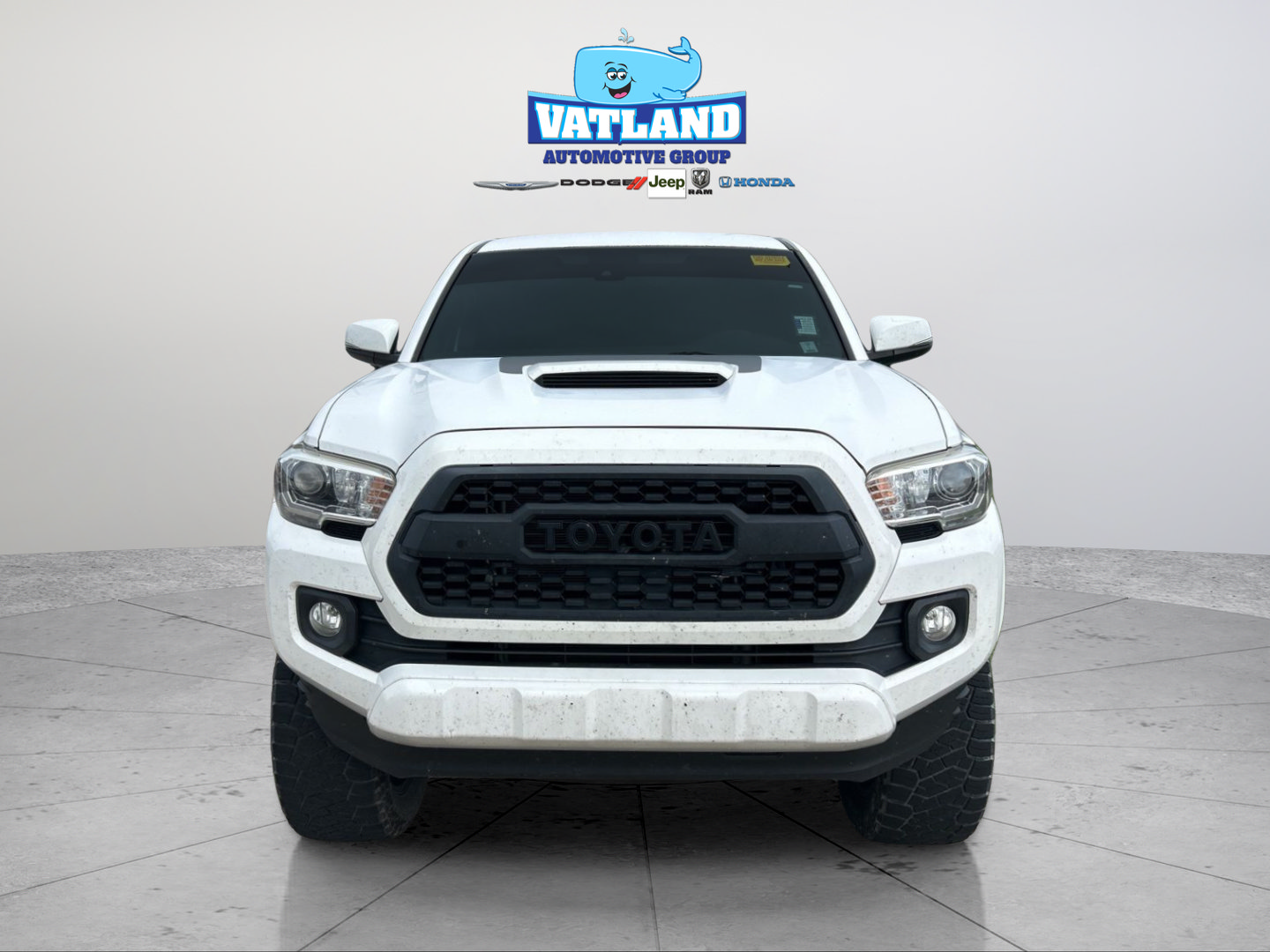 Used 2020 Toyota Tacoma TRD Sport AWD/4WD image 8