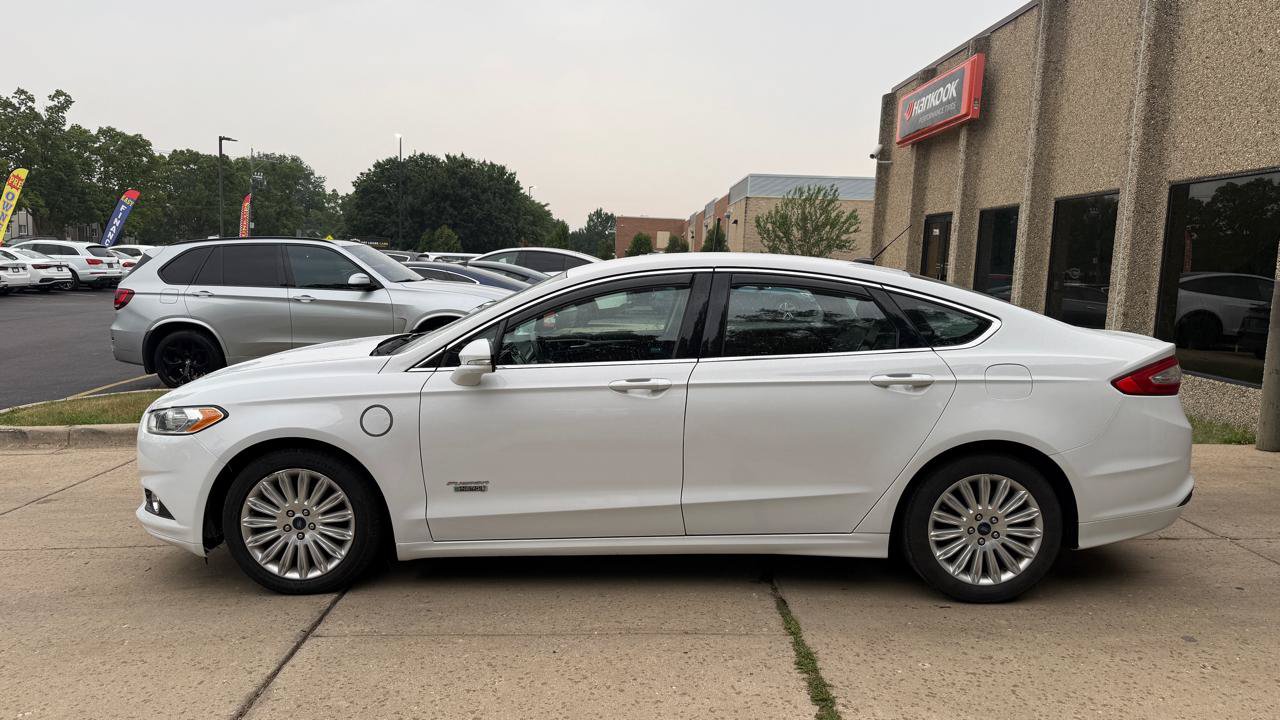 Used 2016 Ford Fusion Energi SE FWD image 4