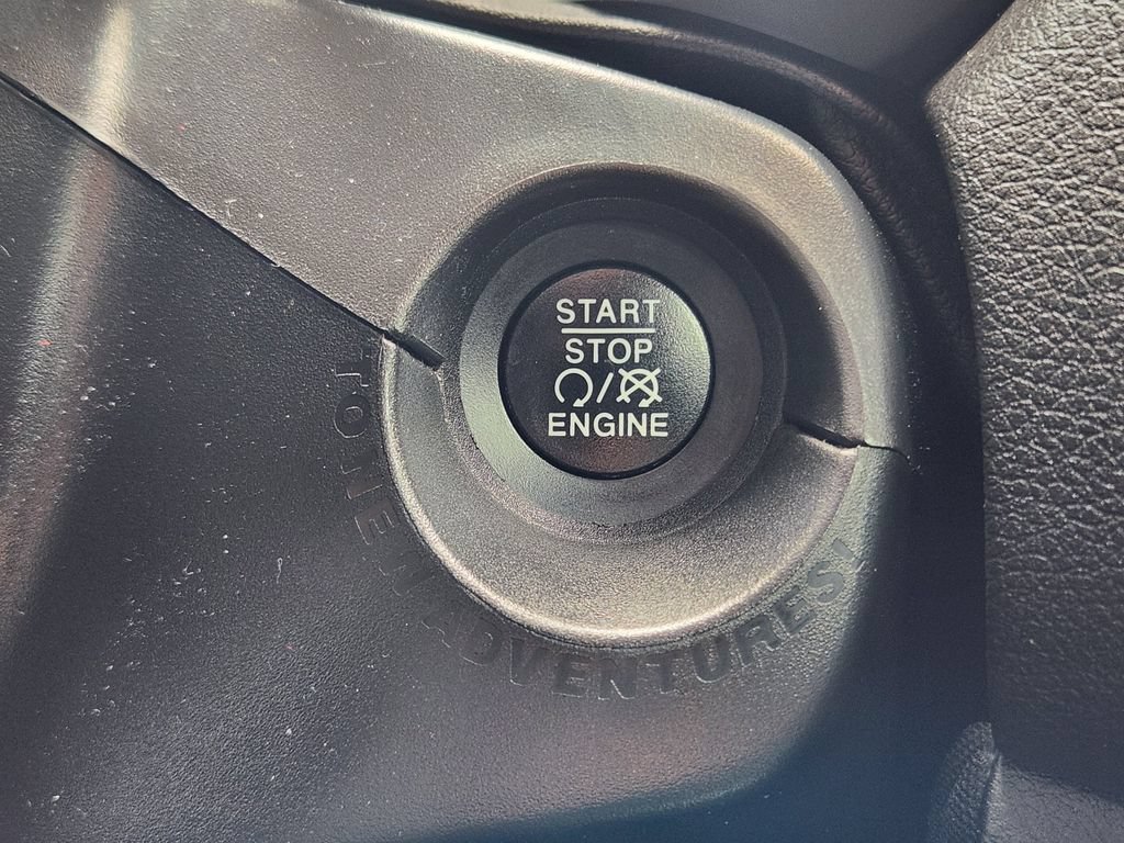 Used 2019 Jeep Renegade Latitude FWD image 22