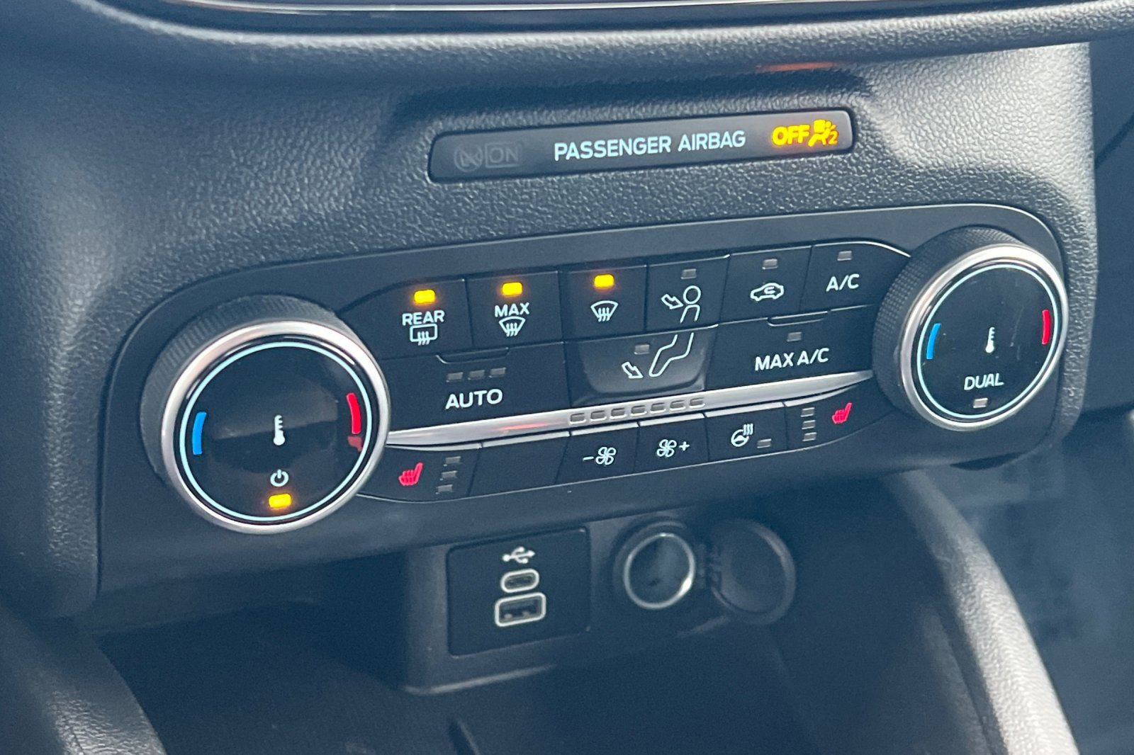 Used 2024 Ford Escape ST-Line image 17