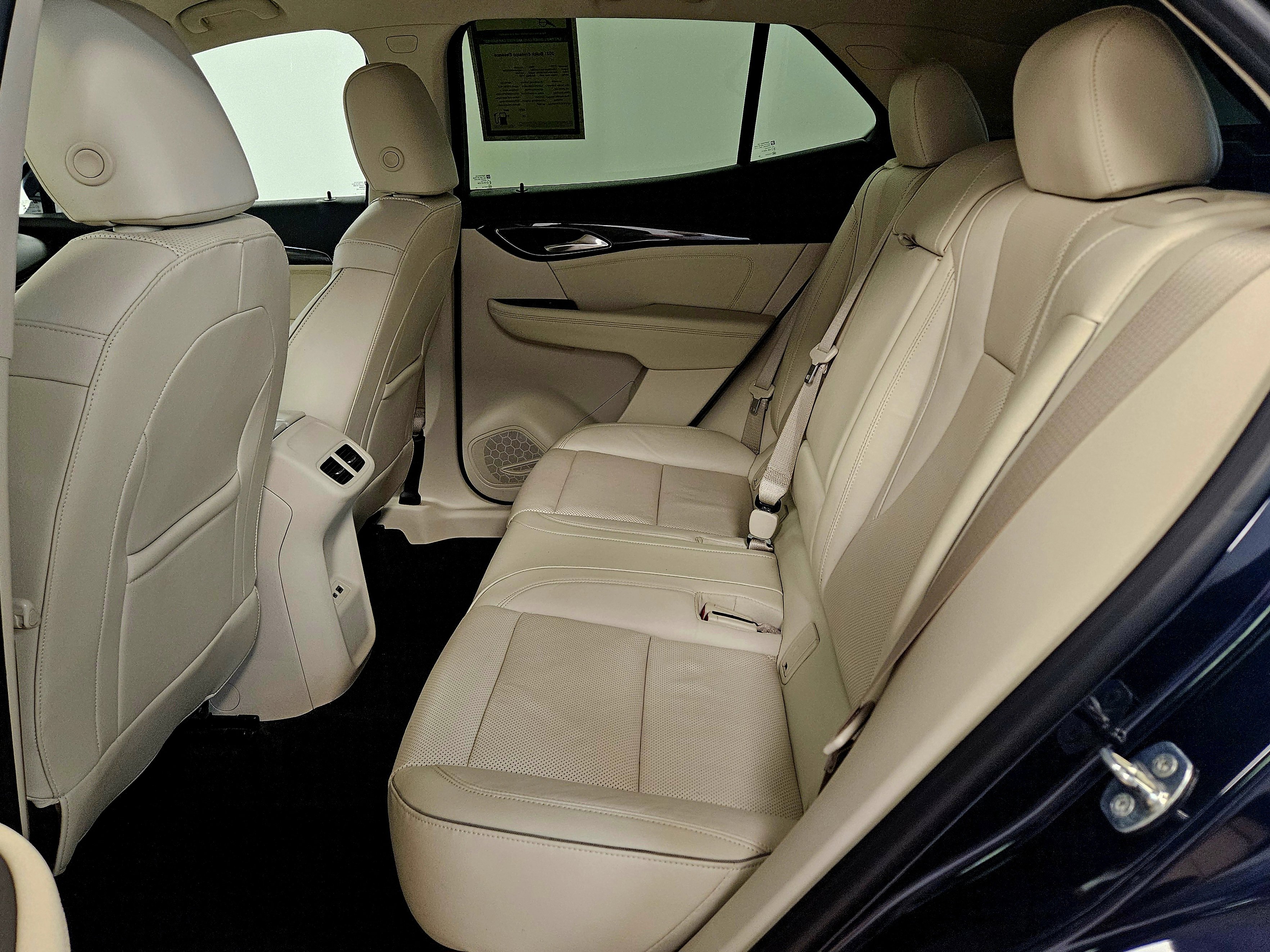 Used 2021 Buick Envision Essence image 11