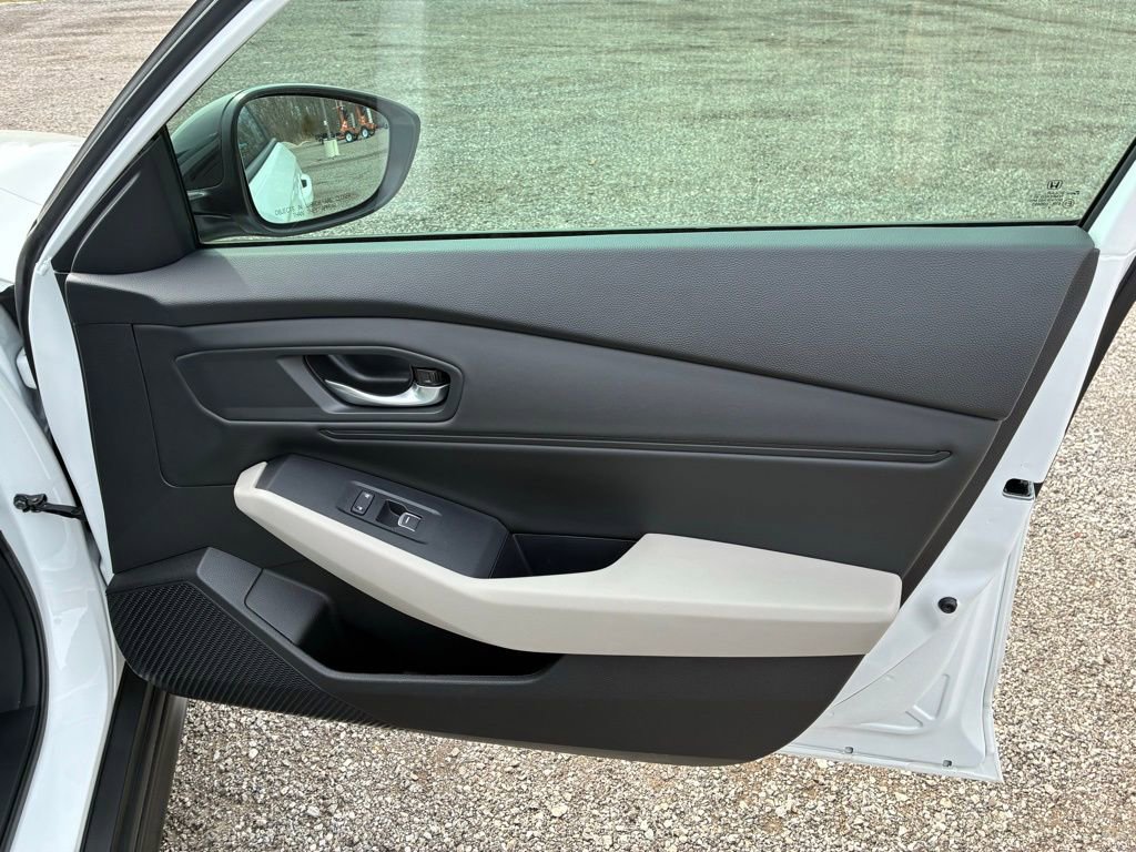 Used 2025 Honda Accord SE image 16