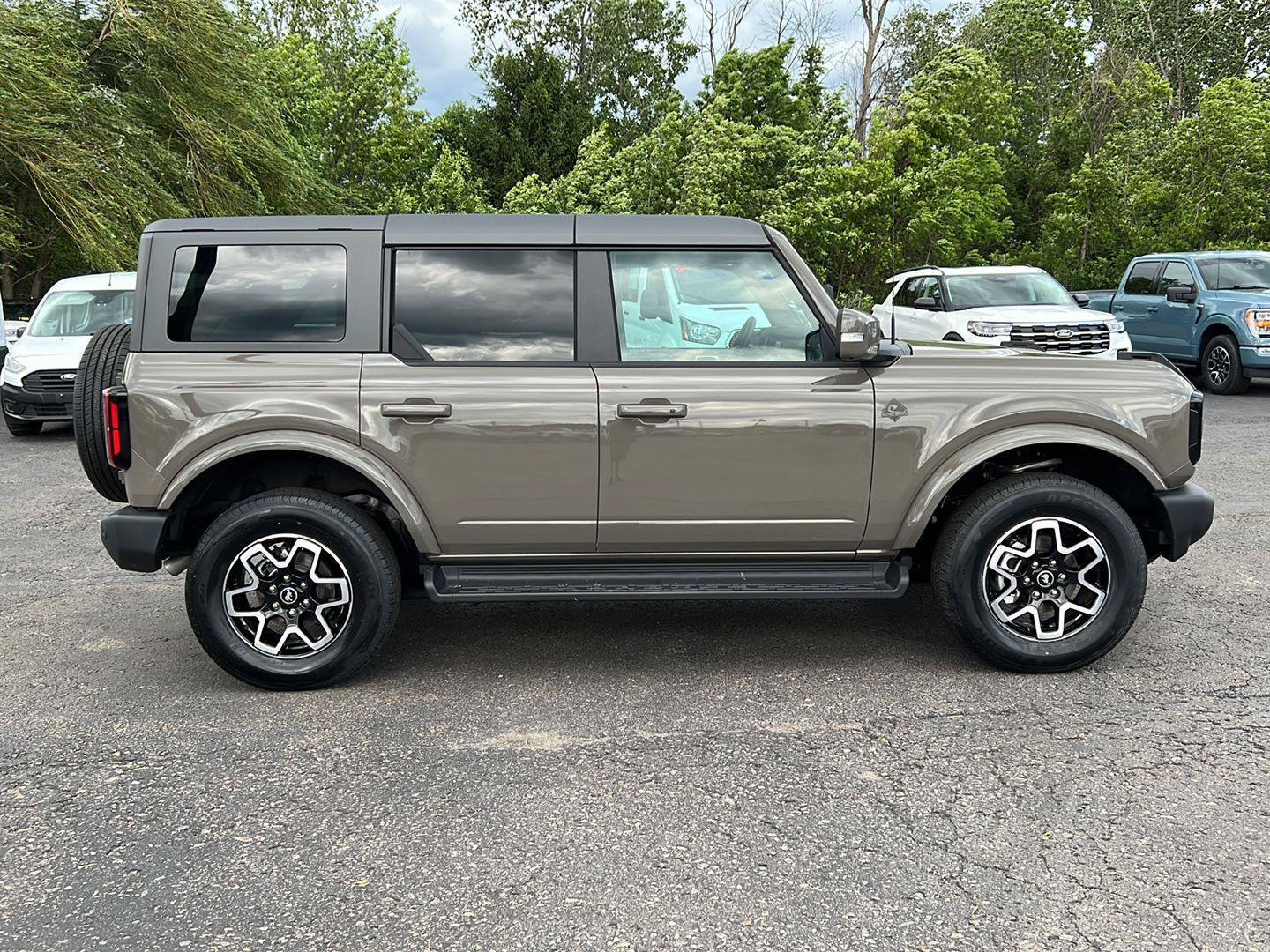 Used 2025 Ford Bronco Outer Banks AWD/4WD image 23