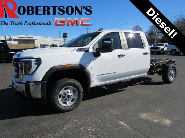 Used 2025 GMC Sierra 2500 Pro w/ Convenience Package image 1