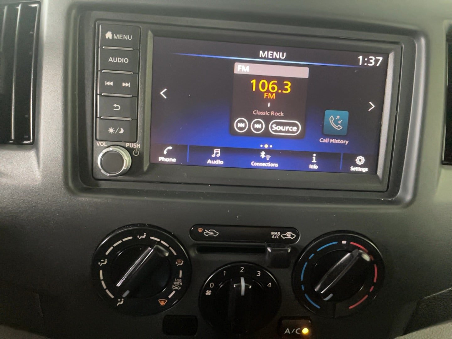 Used 2021 Nissan NV200 S FWD image 16