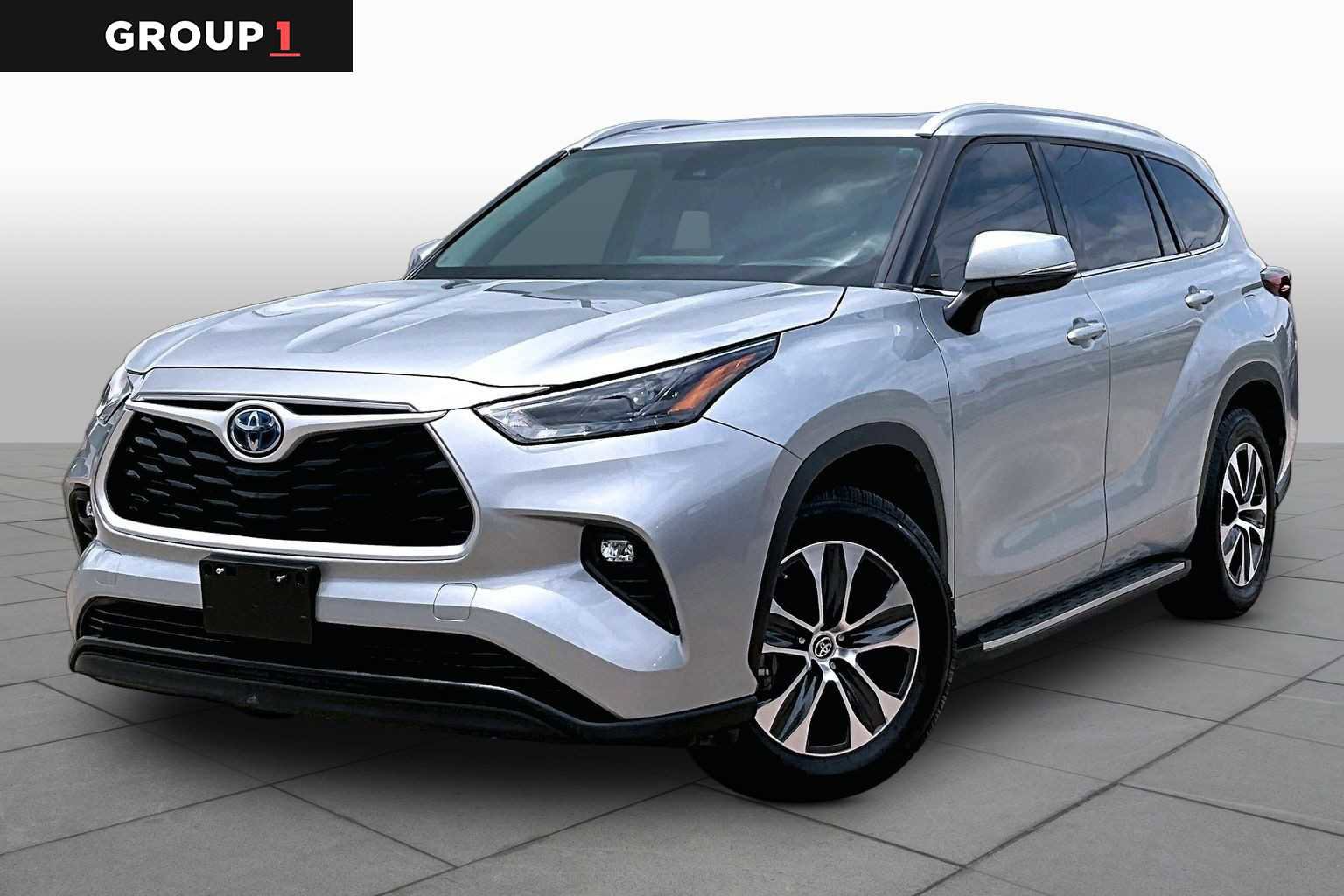 Used 2022 Toyota Highlander XLE FWD image 1