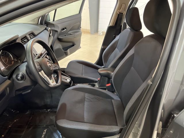 Used 2023 Nissan Versa SV image 9