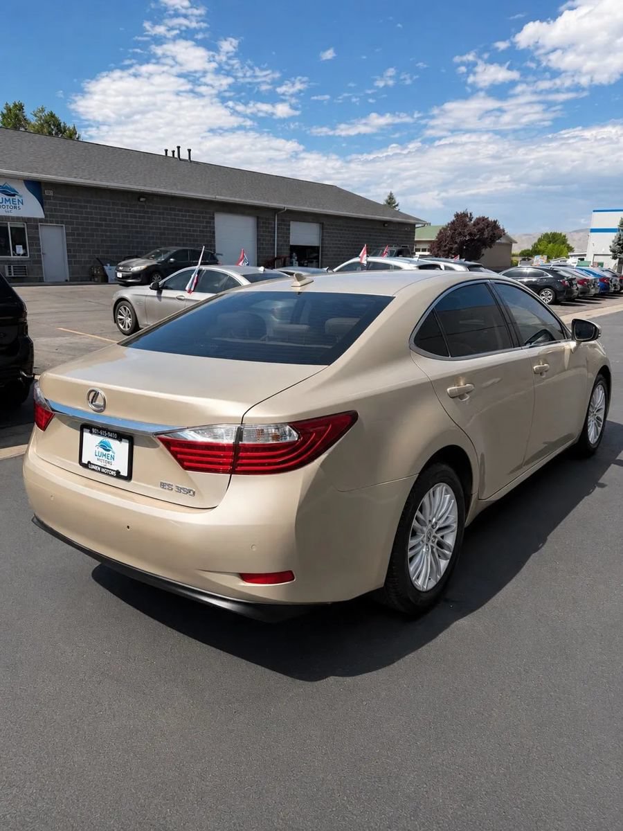 Used 2014 Lexus ES 350 w/ Luxury Package FWD image 5