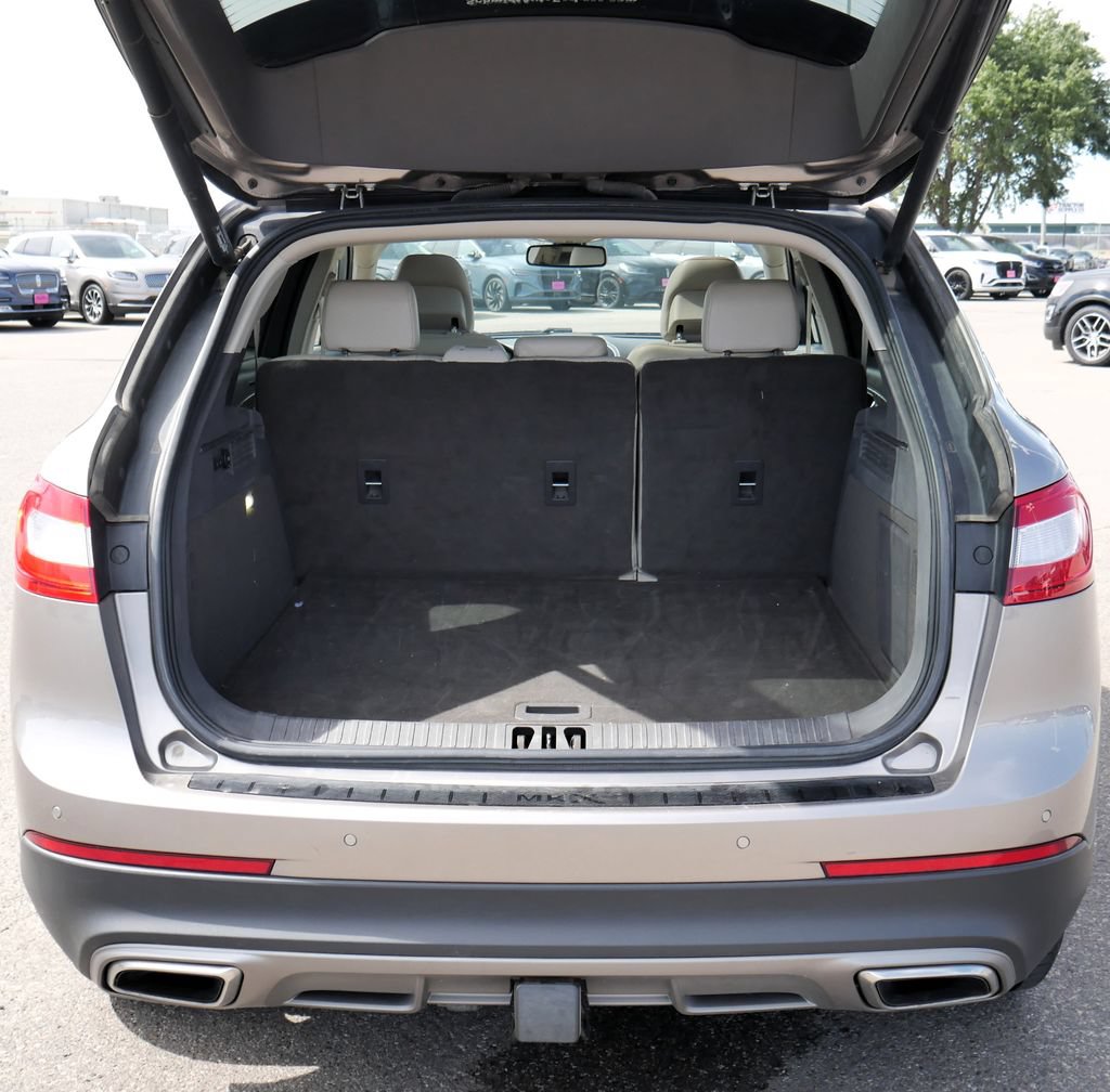 Used 2018 Lincoln MKX Reserve w/ Driver Assistance Package AWD/4WD image 17