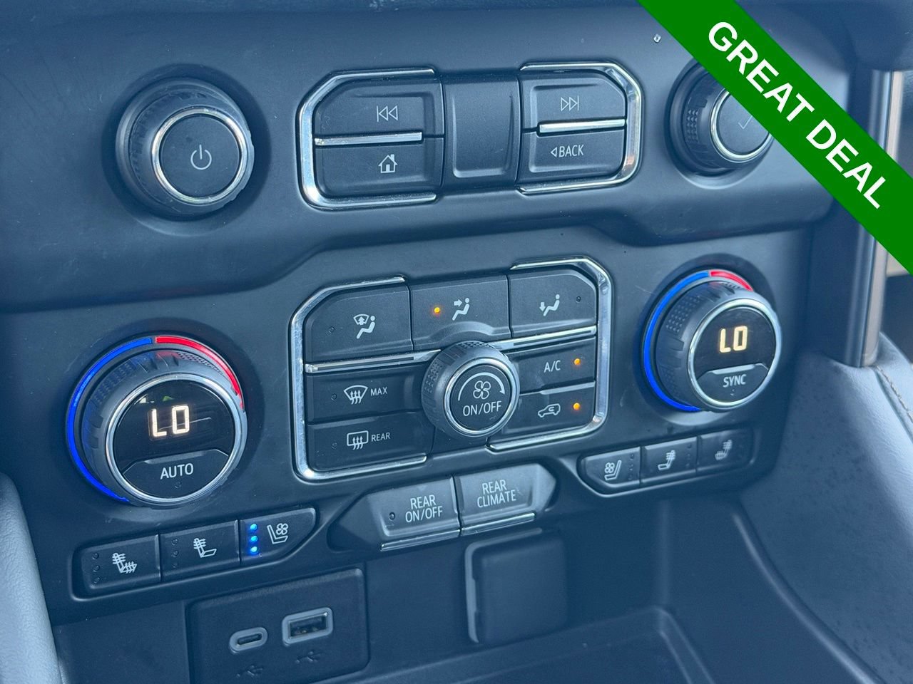Used 2024 Chevrolet Suburban High Country w/ Premium Package AWD/4WD image 23