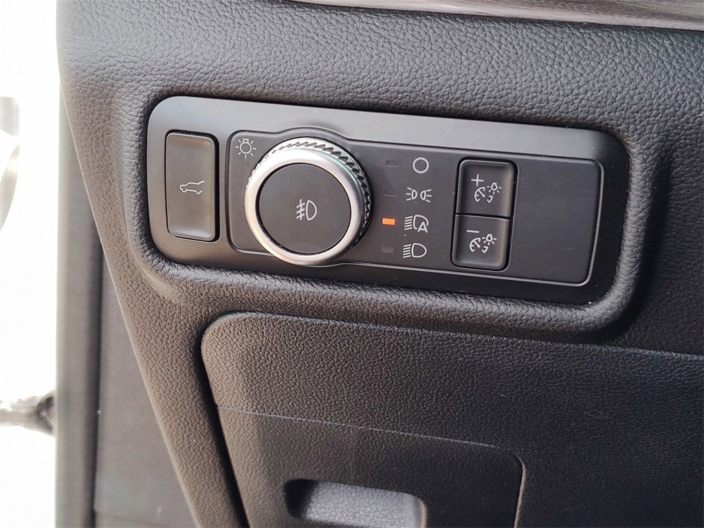 Used 2021 Ford Explorer Limited w/ Equipment Group 301A image 26