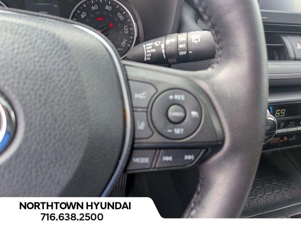 Used 2022 Toyota RAV4 XLE w/ Convenience Package AWD/4WD image 27