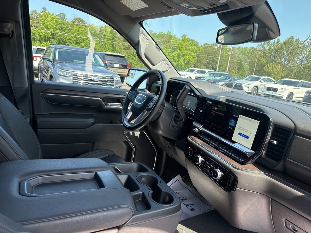 Used 2024 GMC Sierra 1500 SLT AWD/4WD image 6