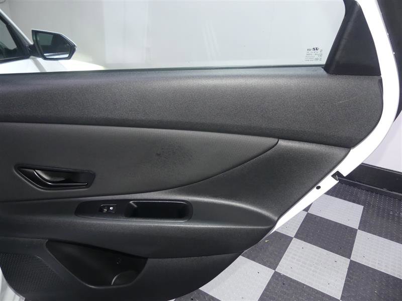 Used 2024 Hyundai Elantra Limited image 26