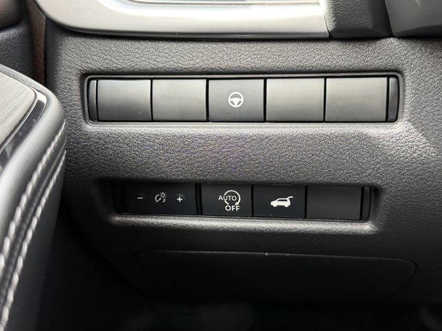 Used 2023 Nissan Rogue SV w/ SV Premium B Package image 18