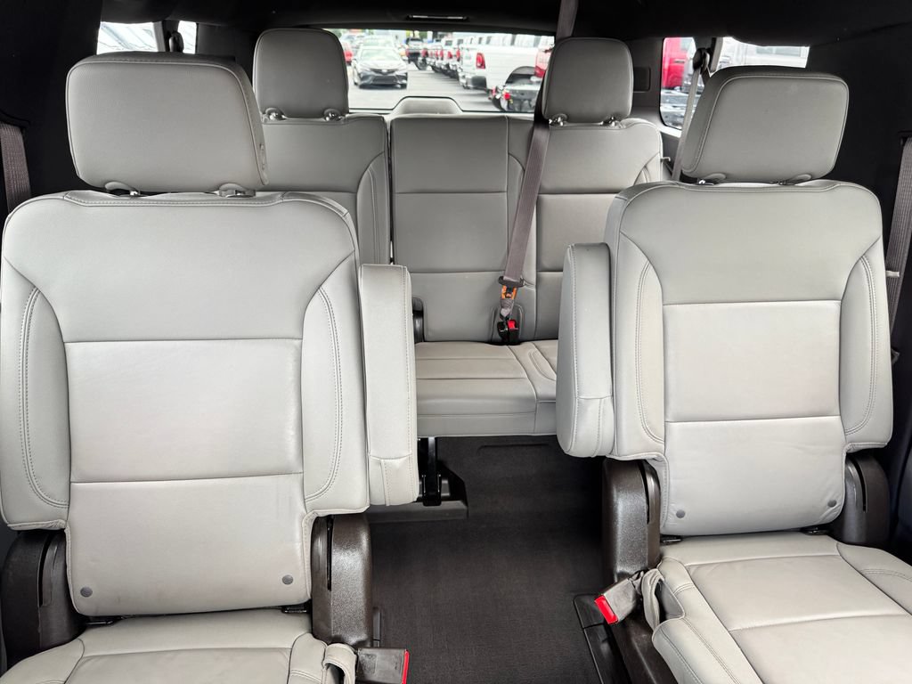 Used 2022 Chevrolet Suburban LT w/ Luxury Package AWD/4WD image 16