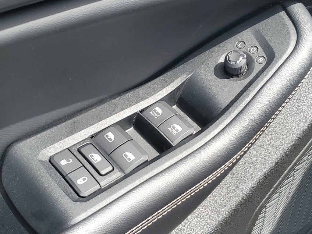 Used 2023 Jeep Grand Cherokee Laredo w/ Luxury Tech Group I AWD/4WD image 24