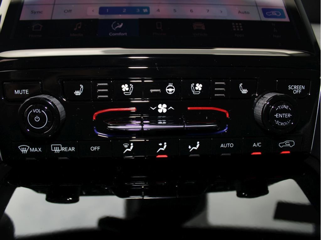 New 2025 Jeep Grand Cherokee Limited w/ Luxury Tech Group II image 19