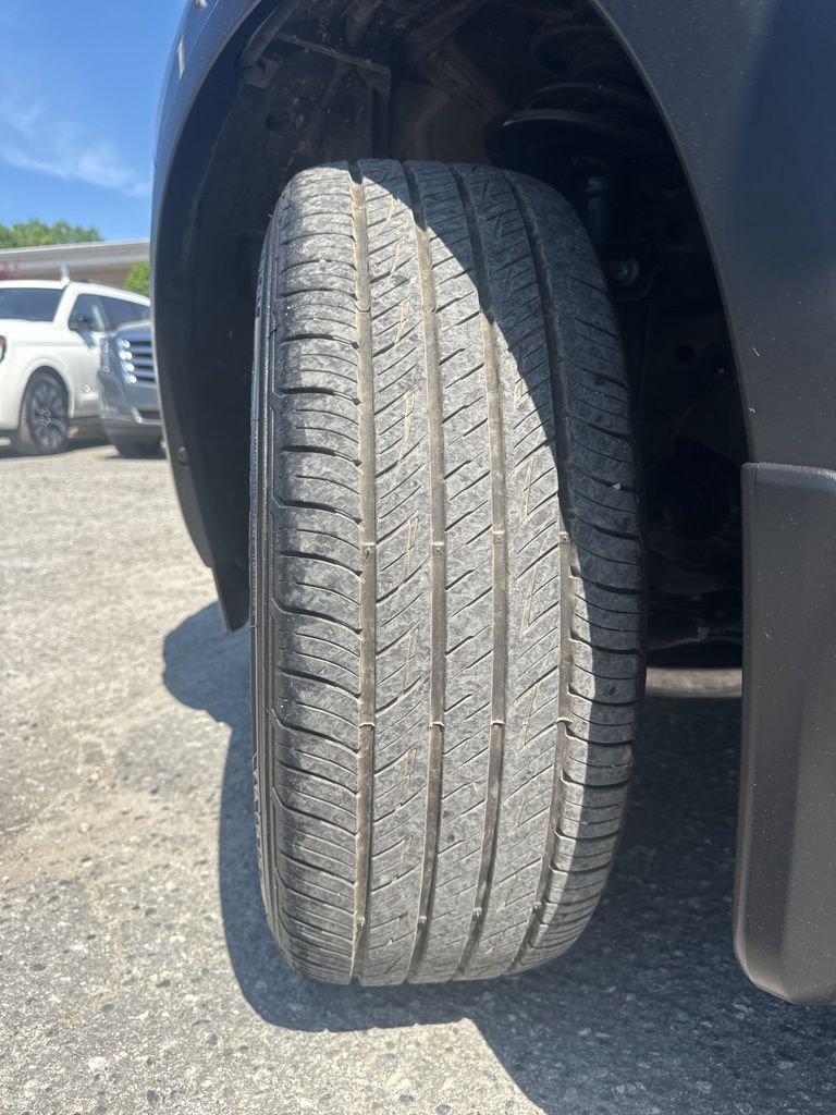 Used 2025 Nissan Pathfinder SL AWD/4WD image 34