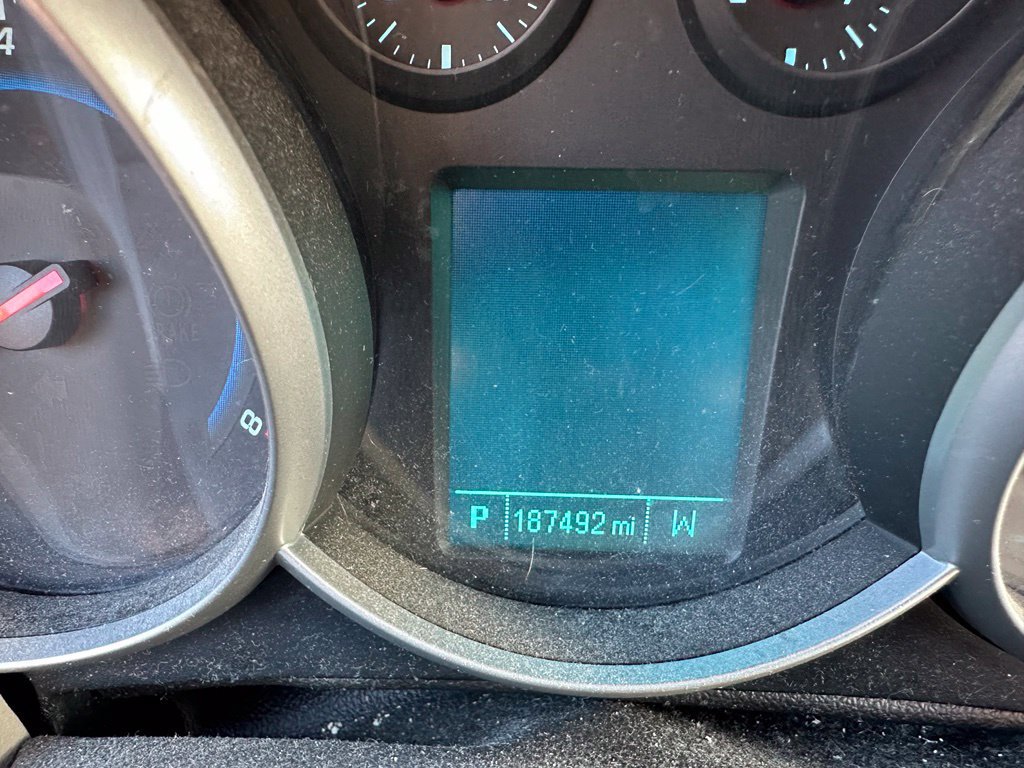 Used 2013 Chevrolet Cruze LS FWD image 9