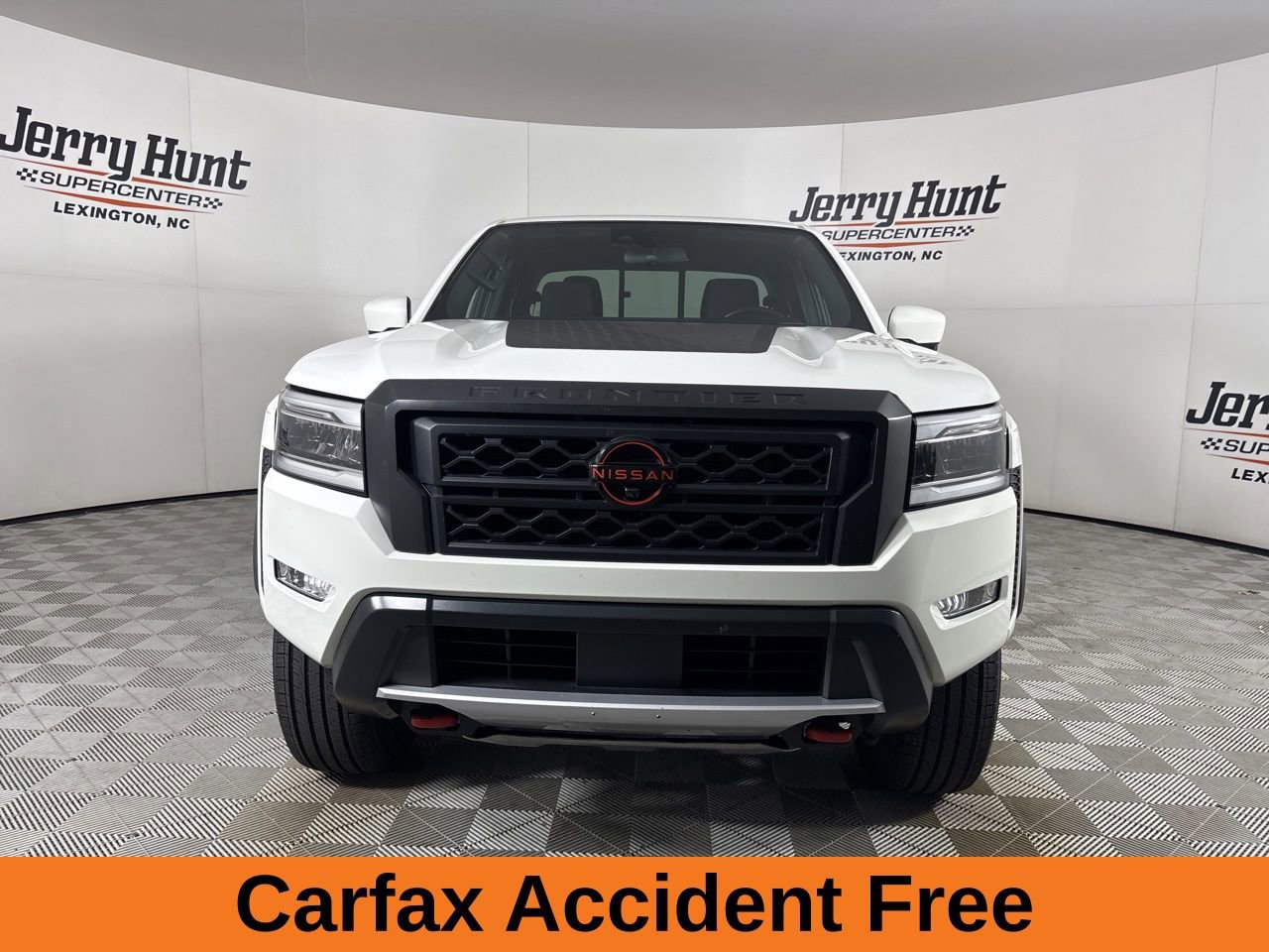 Used 2022 Nissan Frontier PRO-4X image 3