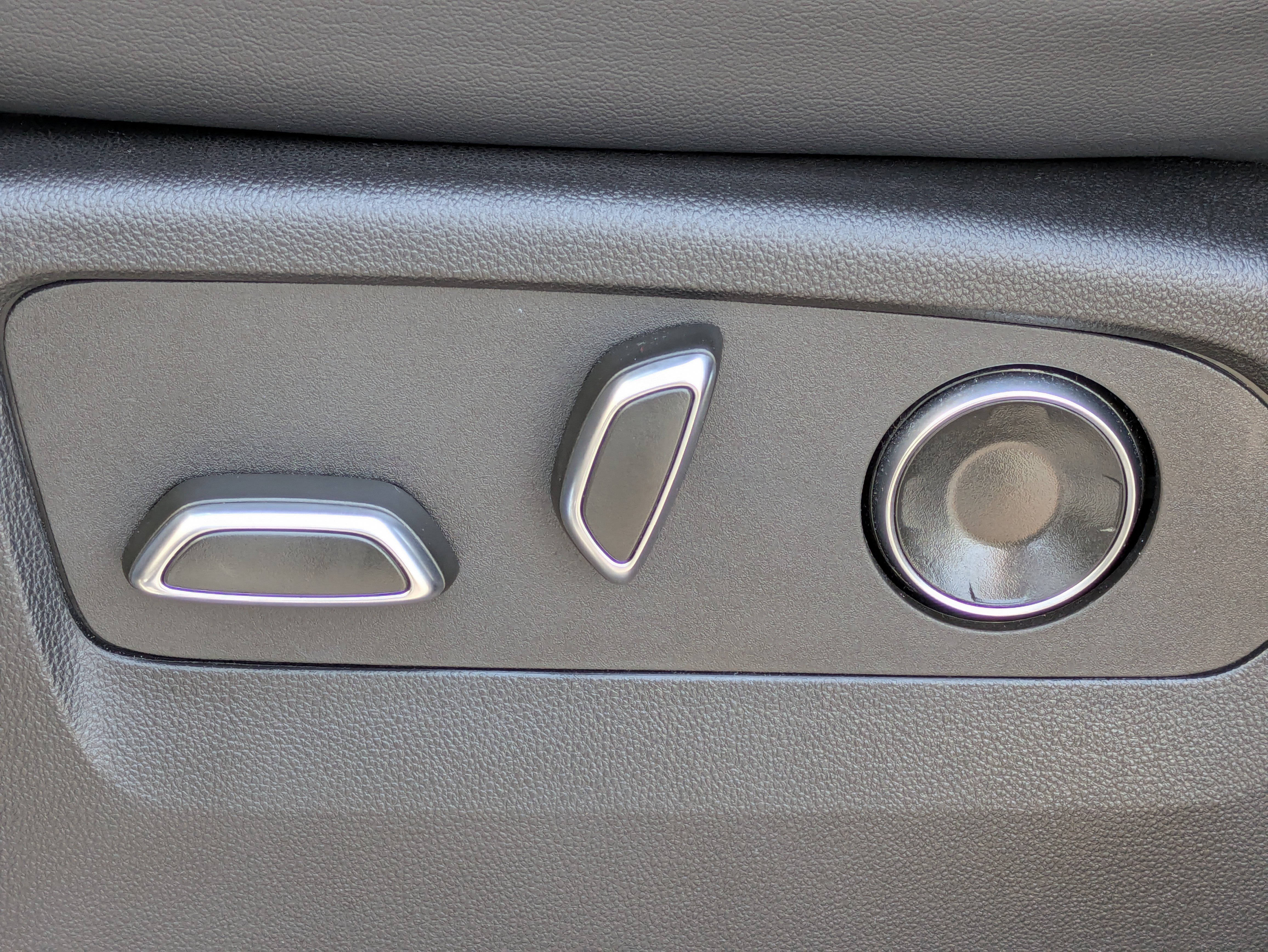 Certified 2024 Cadillac Escalade Sport AWD/4WD image 29