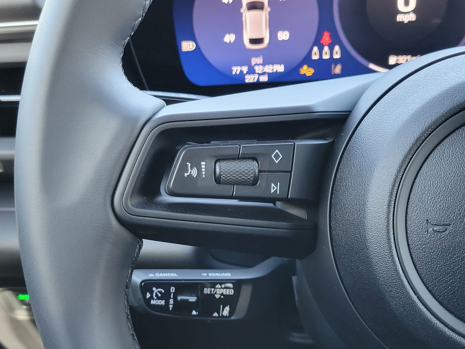 Used 2025 Porsche Macan Electric image 13