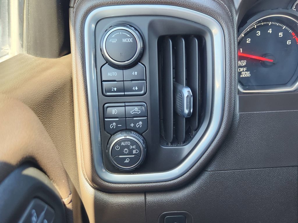 Used 2021 Chevrolet Silverado 1500 LTZ AWD/4WD image 13