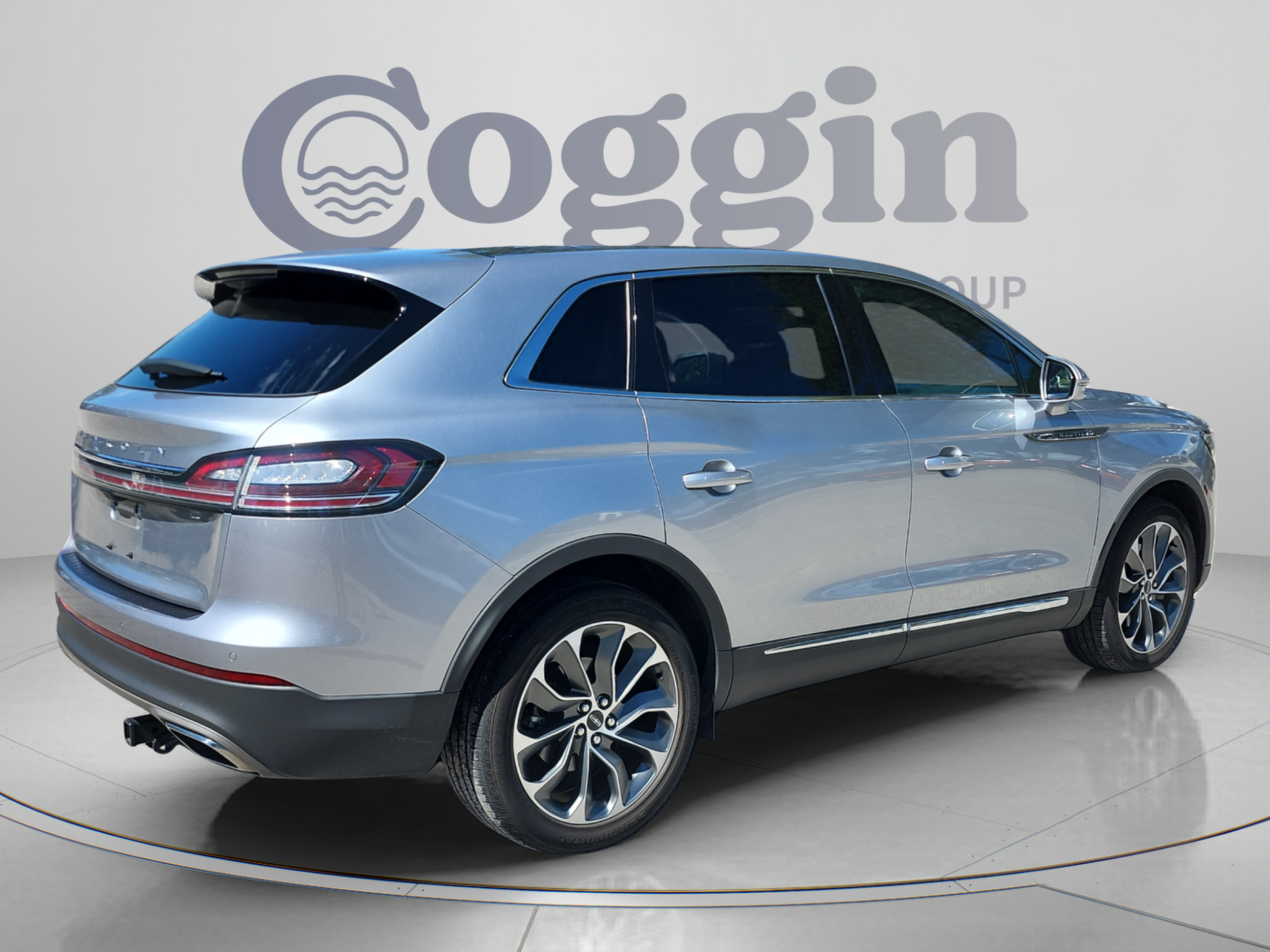 Used 2022 Lincoln Nautilus Reserve w/ Luxury Package FWD image 5