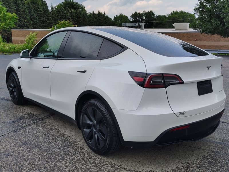Used 2025 Tesla Model Y Long Range AWD/4WD image 10