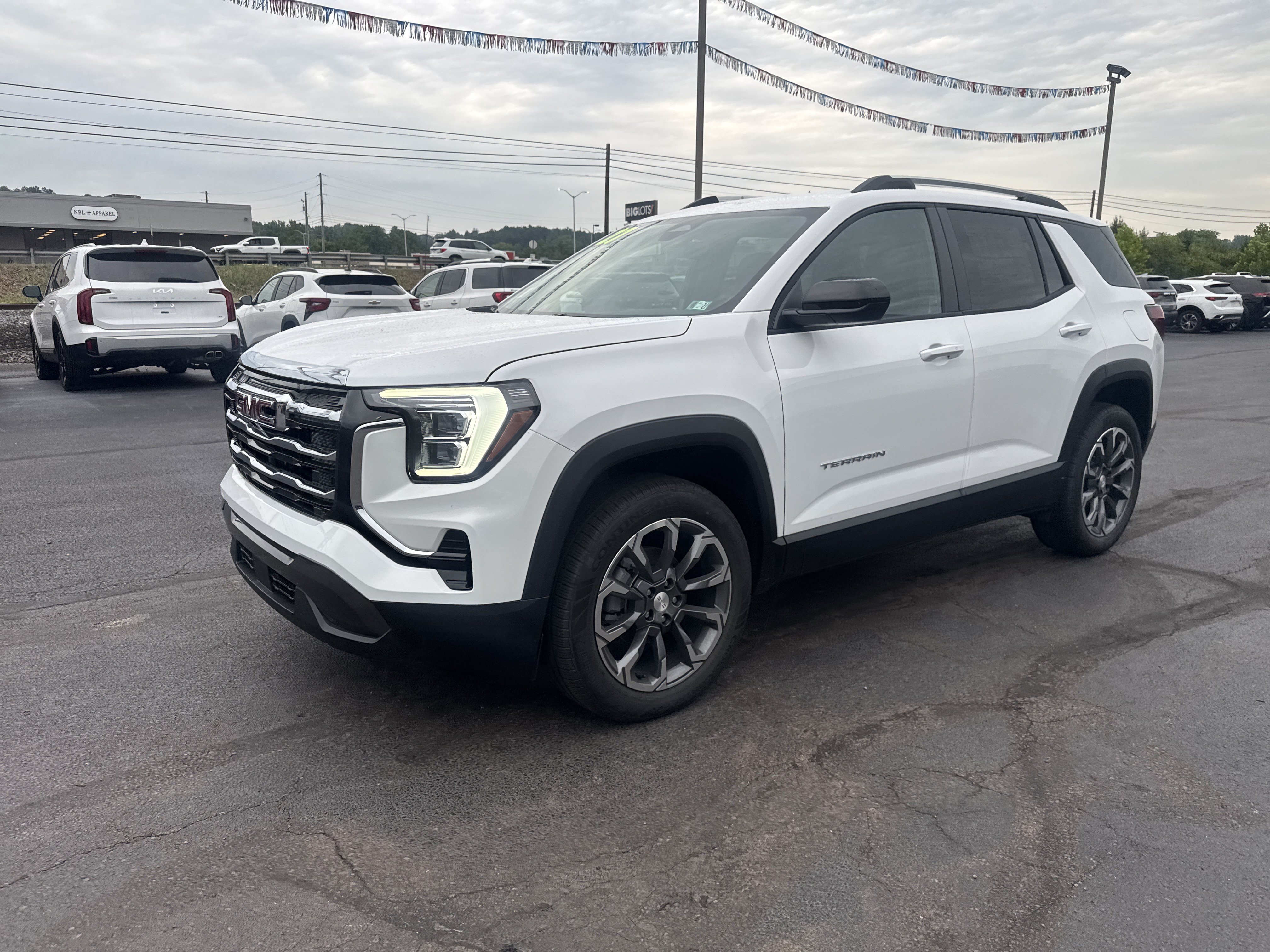 New 2027 GMC Terrain Elevation w/ Elevation Premium Package AWD/4WD image 8