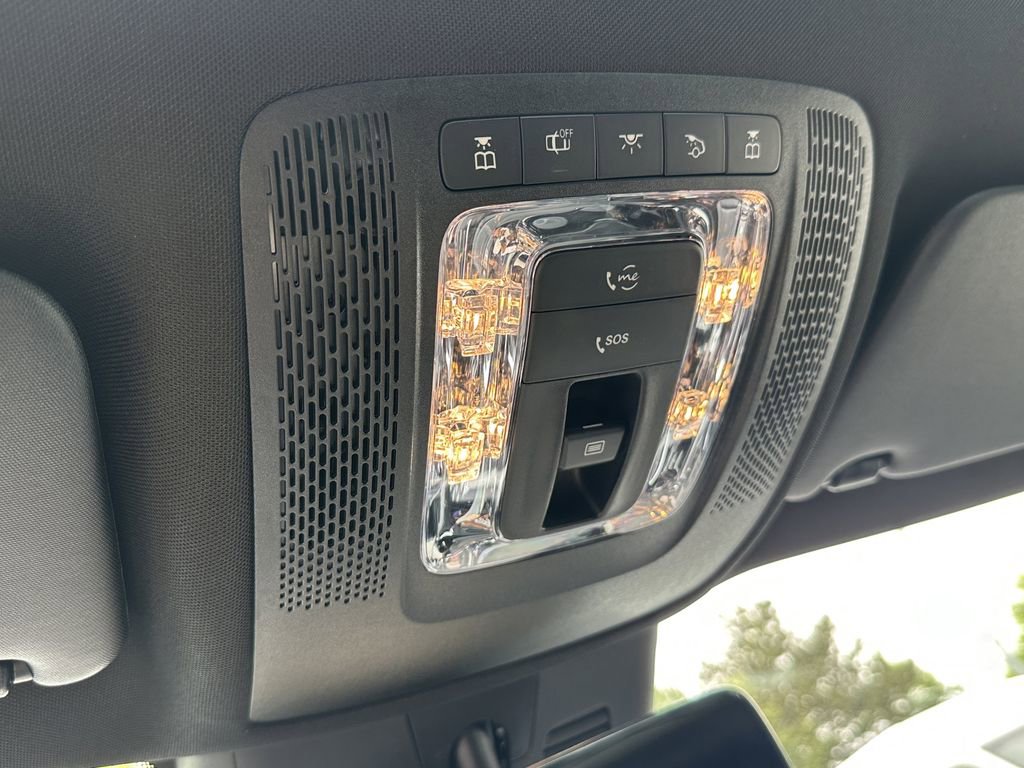 Certified 2025 Mercedes-Benz GLB 250 image 33