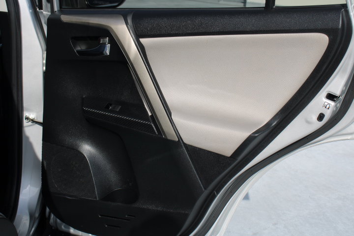 Used 2015 Toyota RAV4 XLE image 16