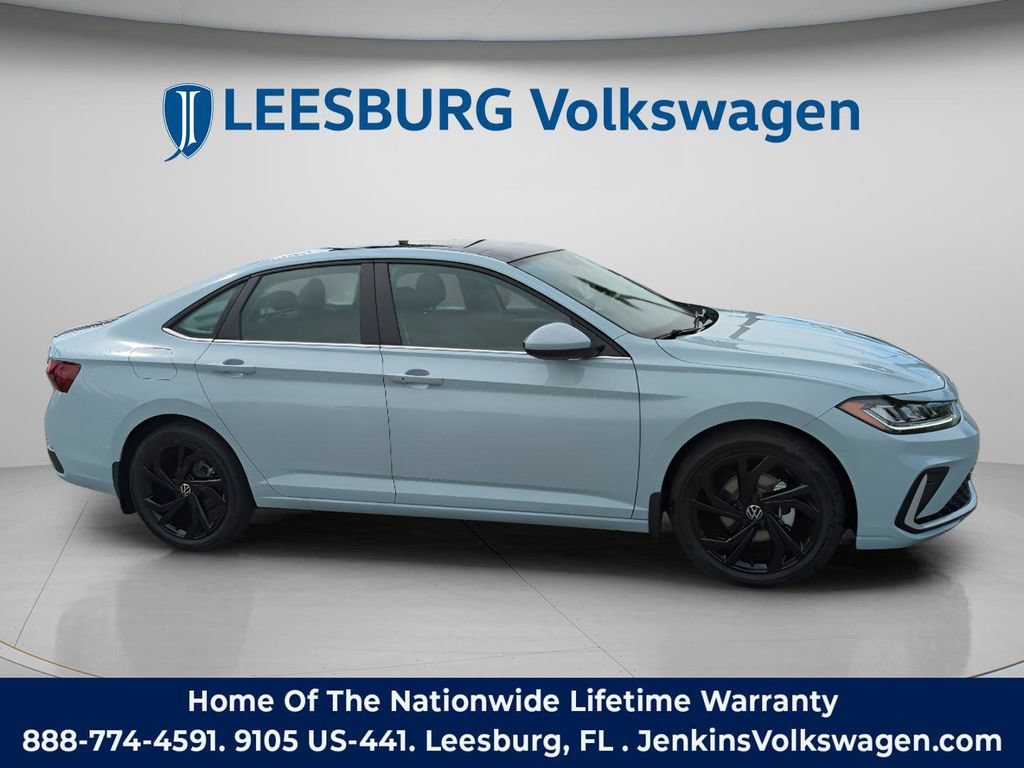 New 2026 Volkswagen Jetta SE FWD image 2