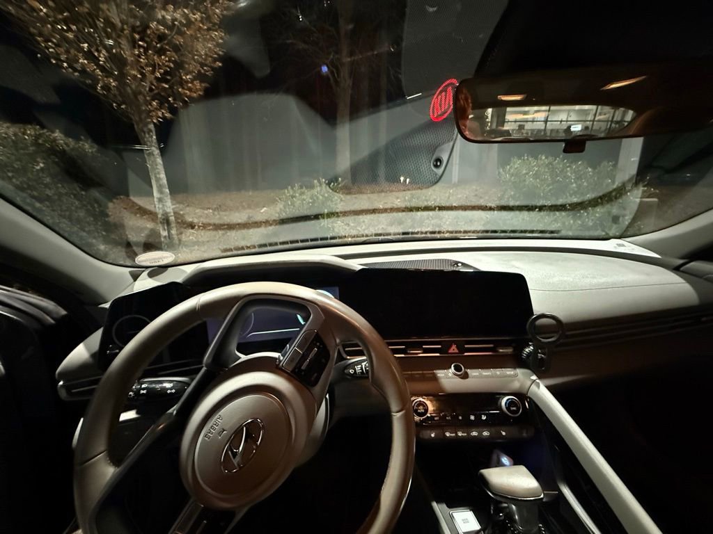 Used 2023 Hyundai Elantra SEL w/ Convenience Package image 8