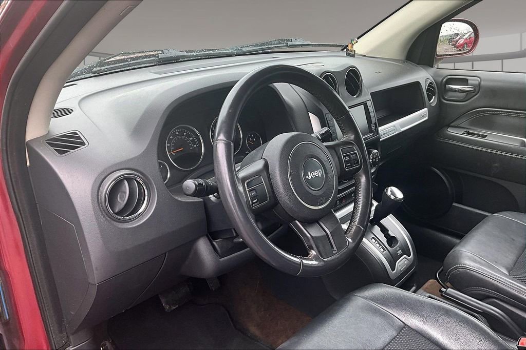 Used 2014 Jeep Compass Latitude FWD image 13