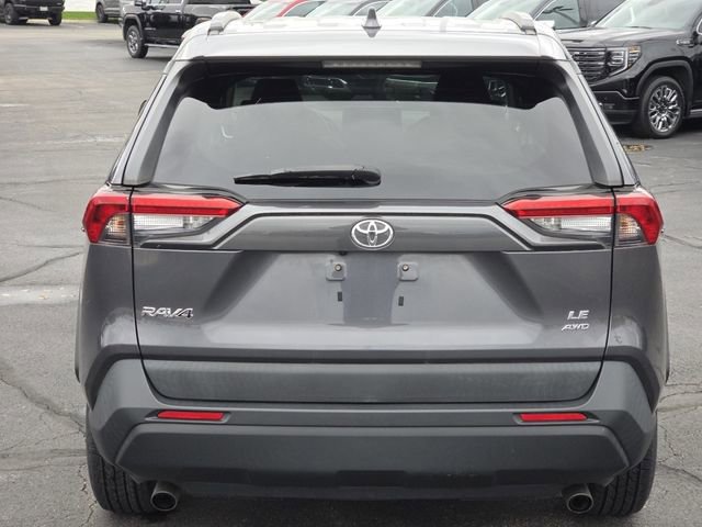 Used 2019 Toyota RAV4 LE image 17