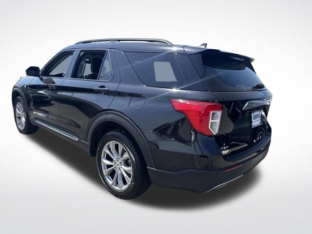 Used 2023 Ford Explorer XLT w/ Equipment Group 202A AWD/4WD image 3